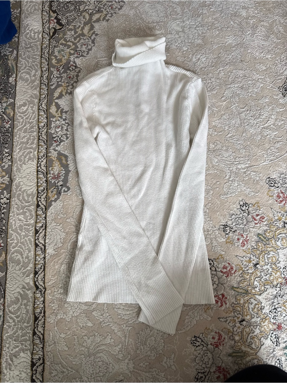 Classic White Ribbed Turtleneck Sweater - Women